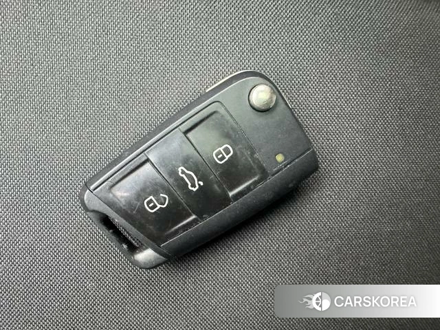 Volkswagen Polo id 4278962 из Китая 24