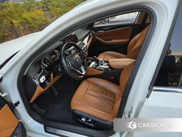 BMW 5 Series (G30) 2018 Белый из Кореи, фото 6