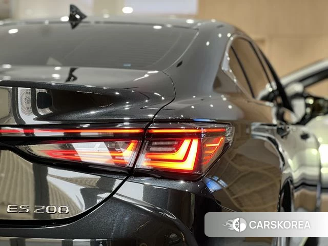 Lexus ES id 4190384 из Китая 15
