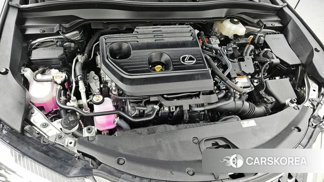 Lexus UX300h id 3825819 из Кореи 16