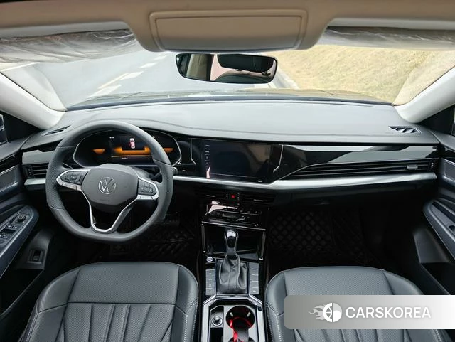 Volkswagen Passat 2025 Черный из Китая, фото 6