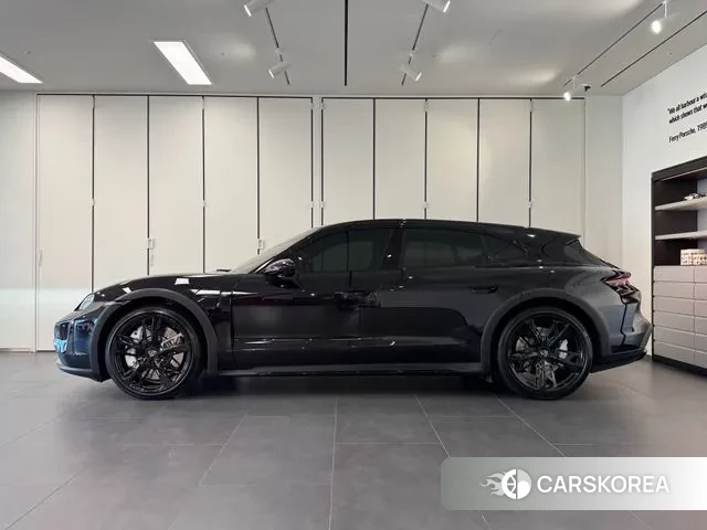 Porsche Taycan id 3544363 из Кореи 8