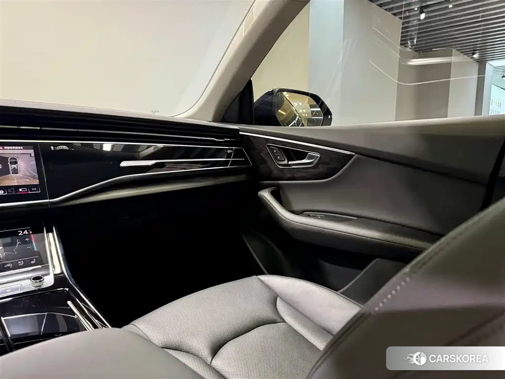 Audi Q8 id 4548187 из Китая 25