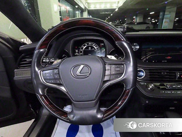 Lexus LS500h 5th generation id 4384877 из Кореи 16