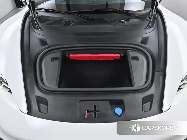 Porsche Taycan id 2925358 из Кореи 16