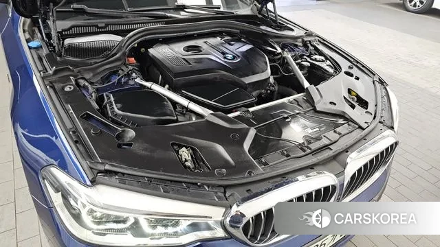 BMW 5 Series (G30) id 3779018 из Кореи 16