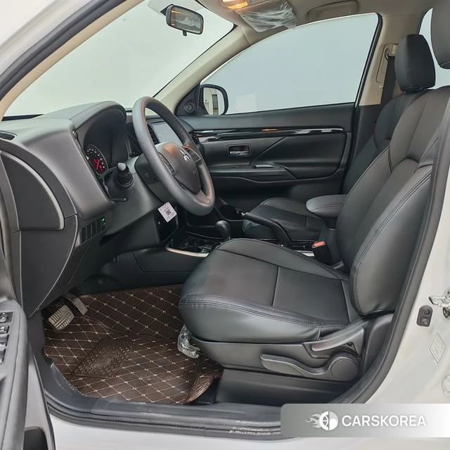 Mitsubishi  Outlander id 4214560 из Китая 13