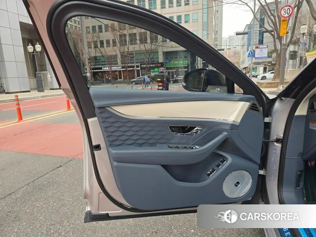 Bentley Flying Spur 4th Generation id 3810753 из Кореи 16