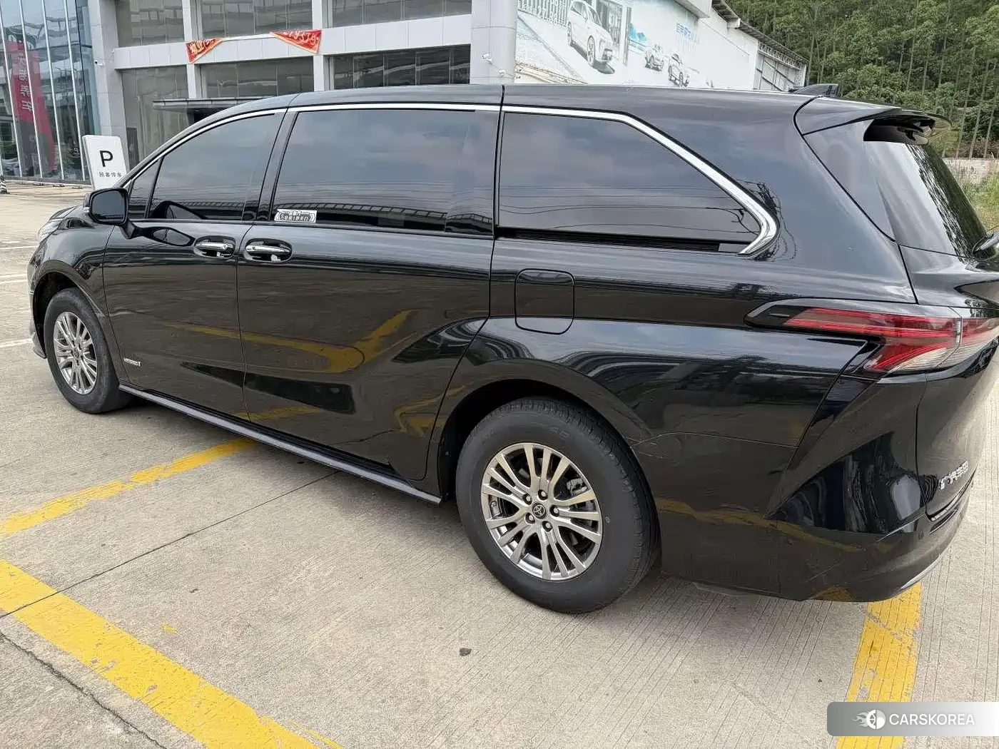 Toyota Sienna id 4553863 из Китая 9