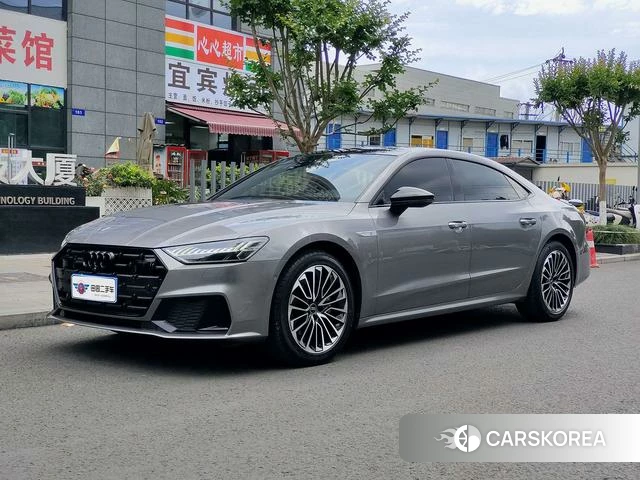 Audi A7L 2022 Серебристо-серый из Китая, фото 6