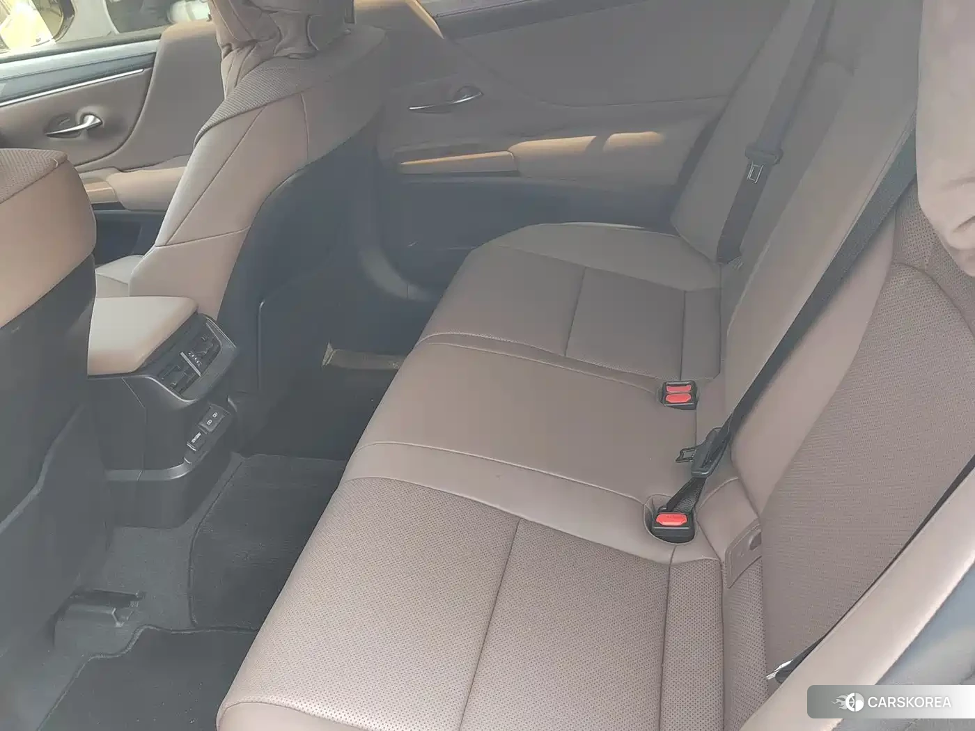 Lexus ES 2025 Silver/gray из Китая, фото 6