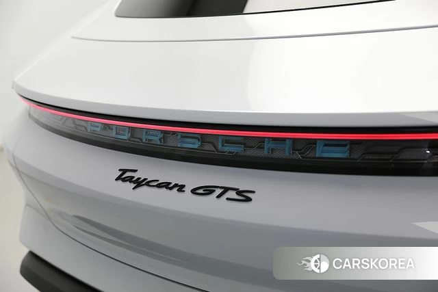 Porsche Taycan id 4388131 из Кореи 16