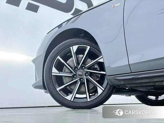 Audi A4L id 4333865 из Китая 26