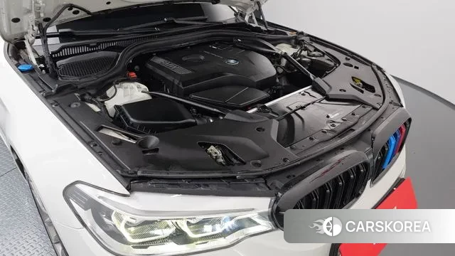 BMW 5 Series (G30) id 3363332 из Кореи 16