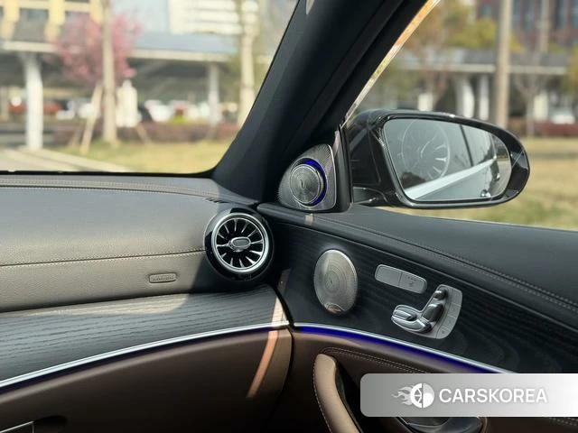 Mercedes-Benz E-class id 4256235 из Китая 19