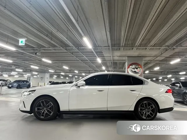 BMW 5 Series (G30) id 3398971 из Кореи 11