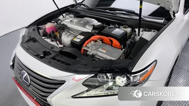 Lexus New ES300h id 3779298 из Кореи 16