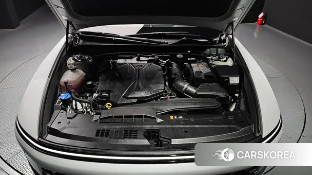 Hyundai Grandeur (GN7) id 3486956 из Кореи 16