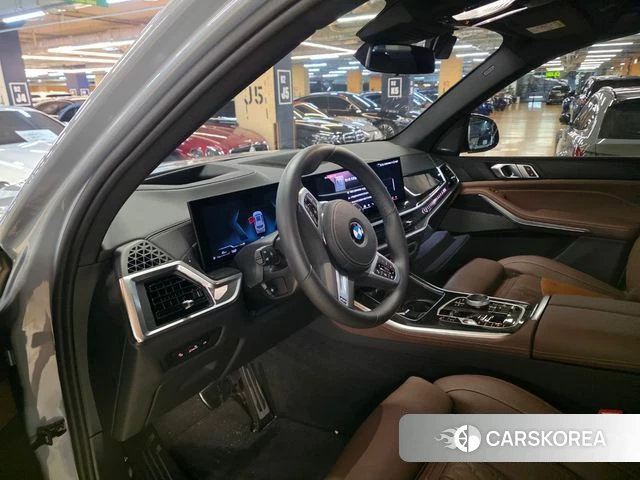 BMW X5 (G05) 2026 Светло-серебряный цвет из Кореи, фото 6