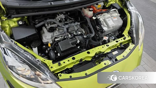 Toyota Prius C id 4760323 из Кореи 26