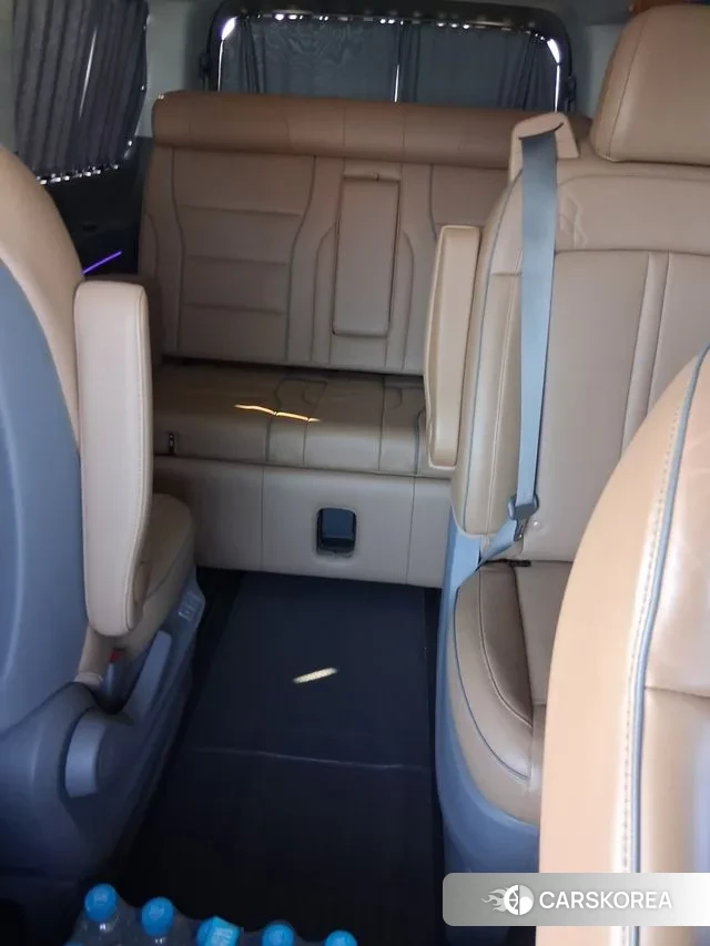 Hyundai Staria 2023 Белый из Кореи, фото 6