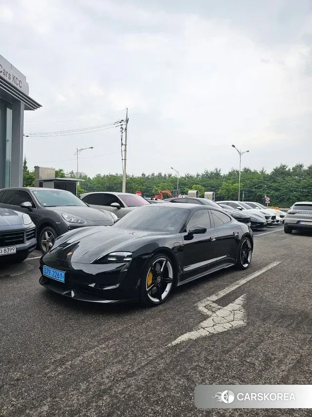 Porsche Taycan id 3295729 из Кореи 11
