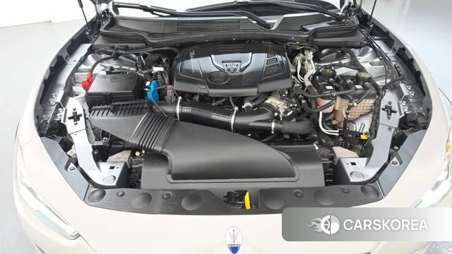 Maserati Ghibli id 4707408 из Кореи 31