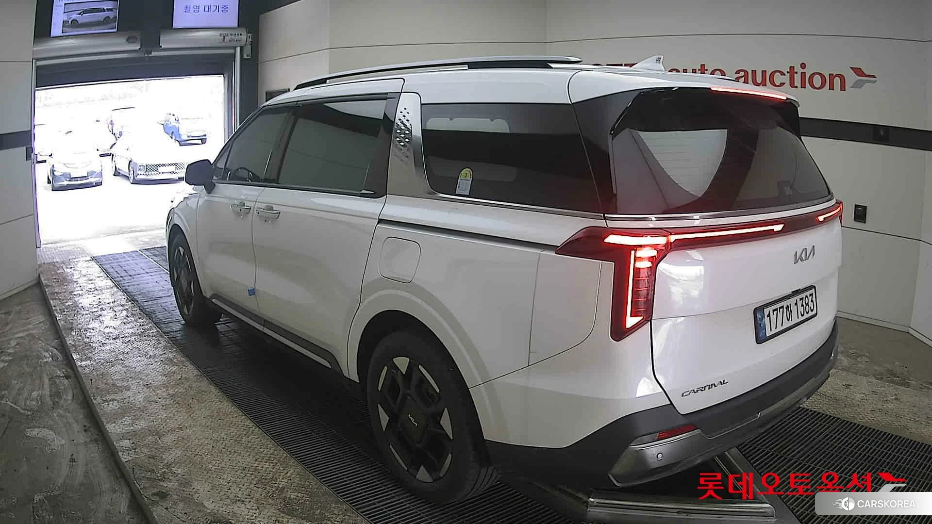 Kia Carnival Hybrid id 3888408 из Кореи 33