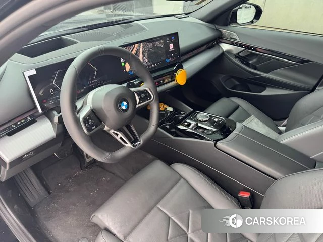 BMW 5 Series (G60) 2025 Черный из Кореи, фото 6