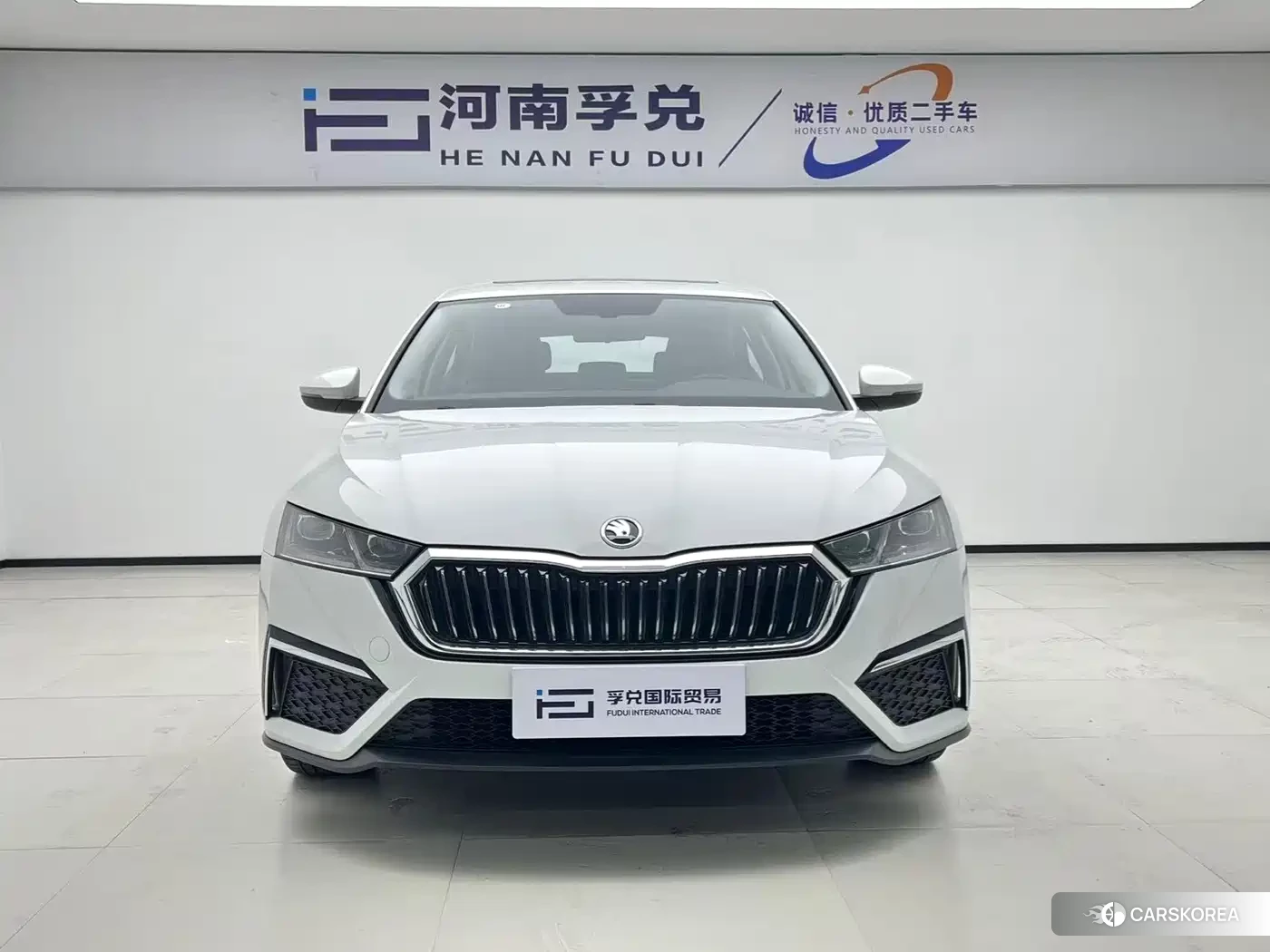 Skoda Octavia id 4538749 из Китая 10