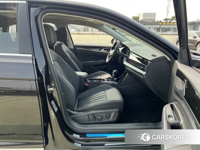 Volkswagen Passat id 4241847 из Китая 14