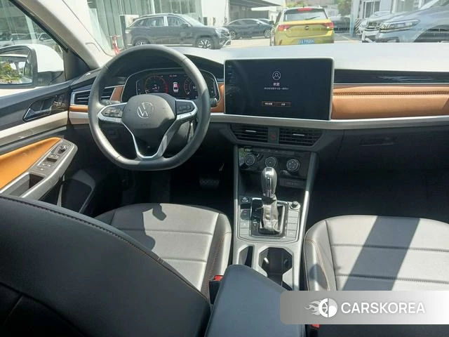 Volkswagen Bora 2024 Белый из Китая, фото 6