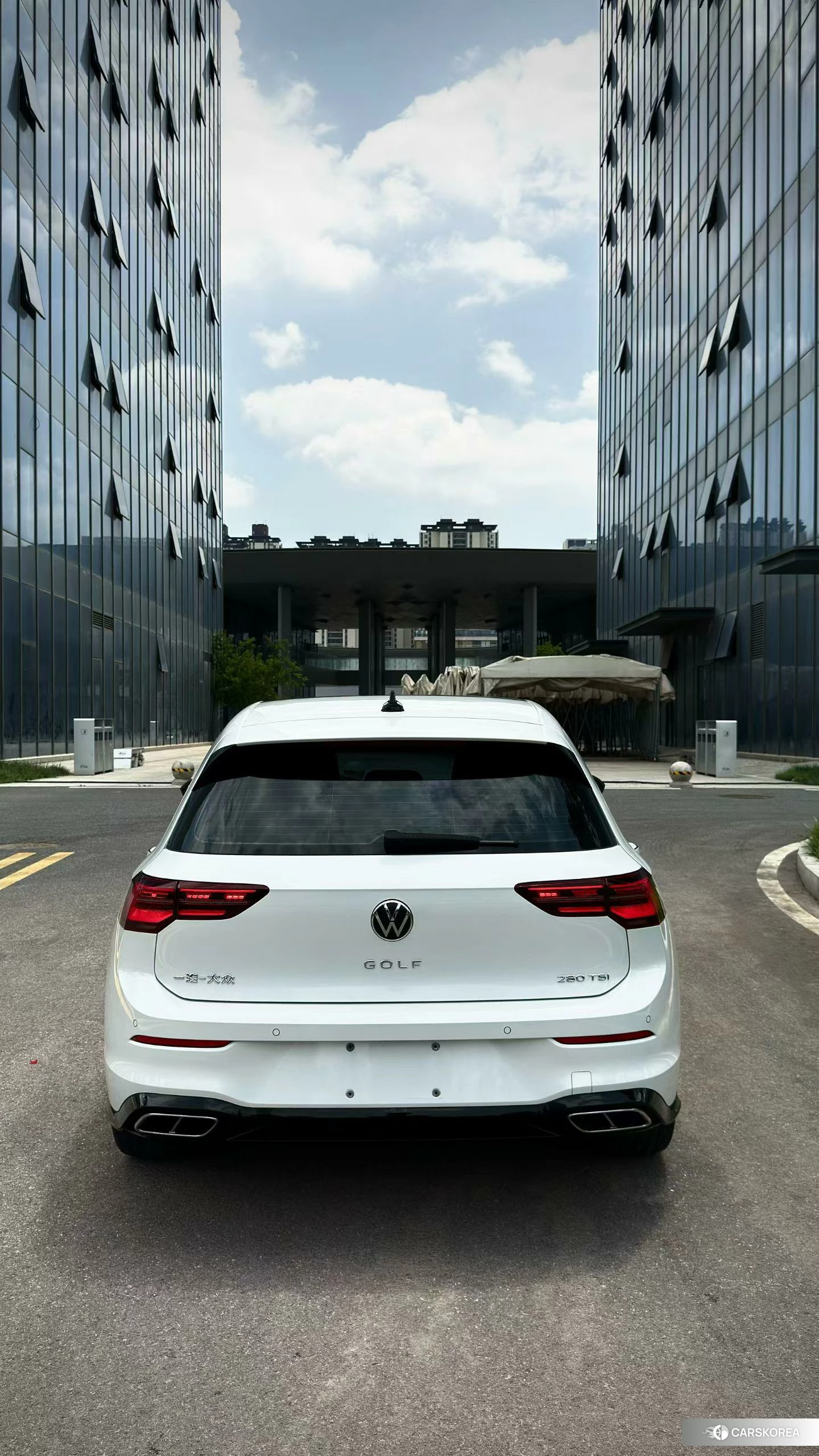 Volkswagen Golf 2023 Белый из Китая, фото 6
