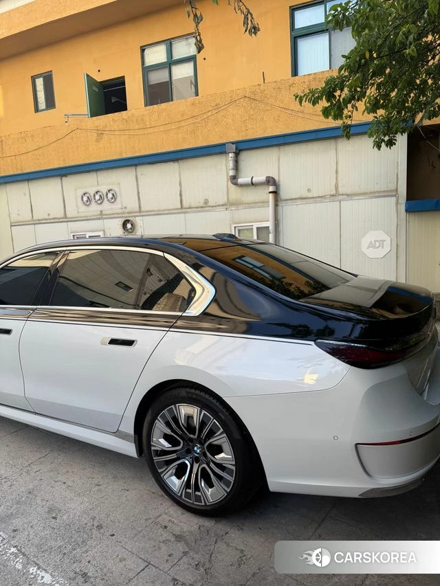 BMW 7 Series (G70) 2023 Белый из Кореи, фото 6