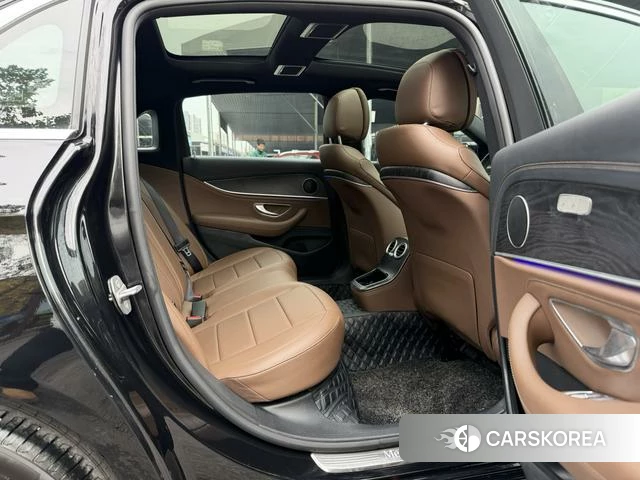 Mercedes-Benz E-class id 4300425 из Китая 23