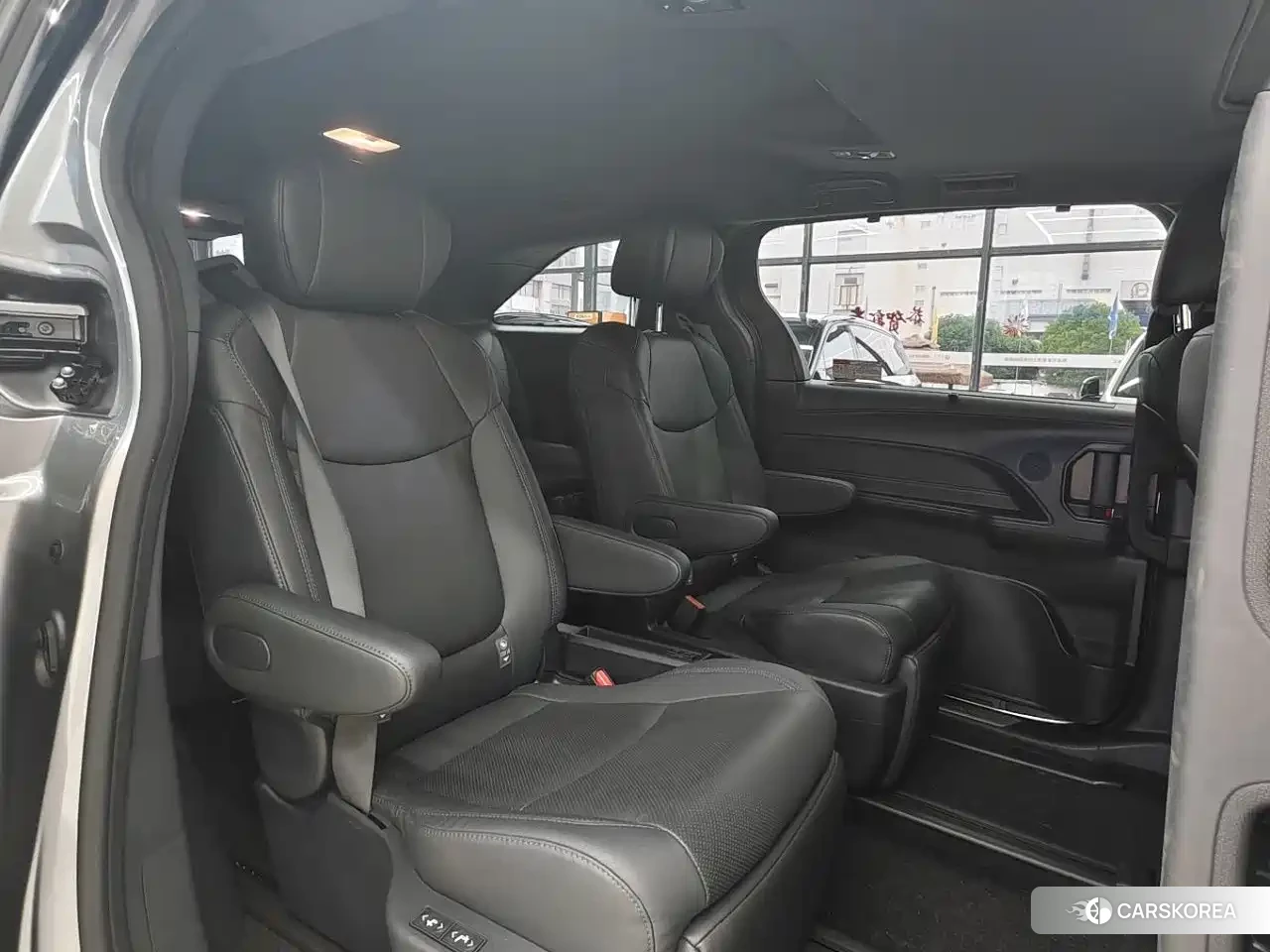Toyota Sienna id 4601842 из Китая 19