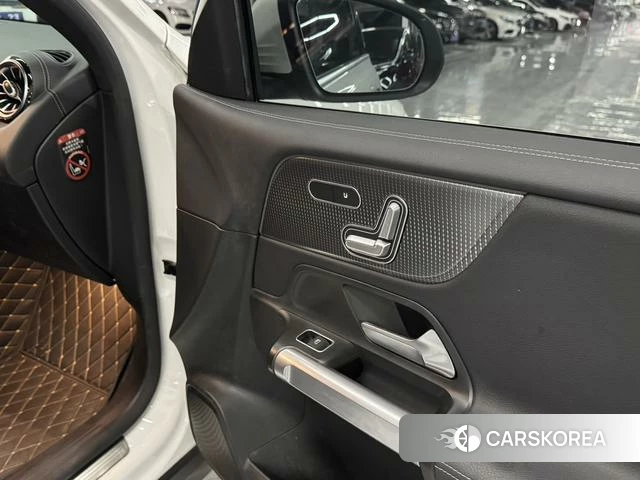 Mercedes-Benz GLB id 4227861 из Китая 9