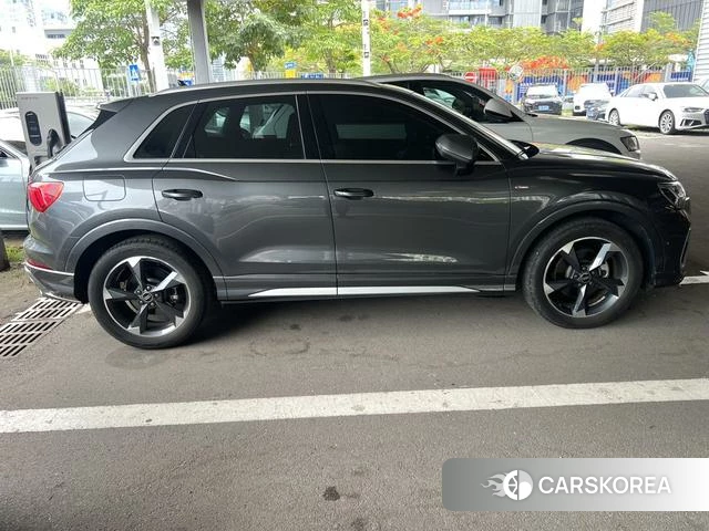 Audi Q3 2023 Темно-серый из Китая, фото 6