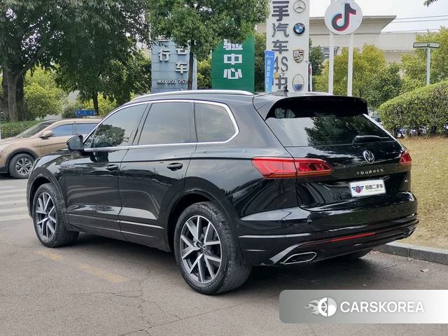 Volkswagen Touareg 2023 Черный из Китая, фото 6