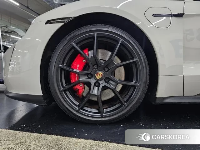 Porsche Taycan id 2998408 из Кореи 16