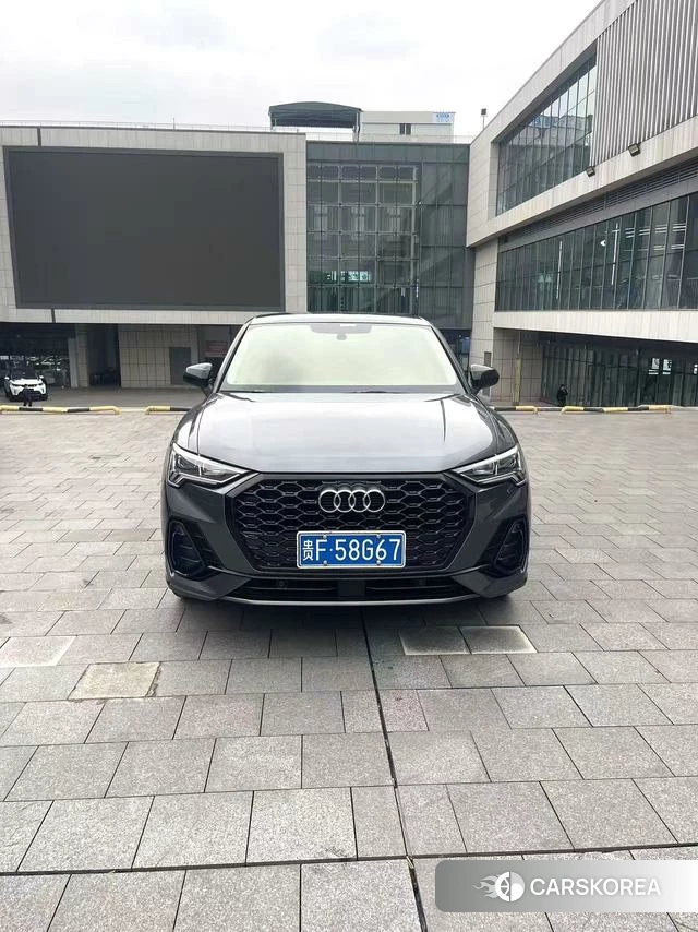 Audi Q3 Sportback 2023 Темно-серый из Китая, фото 6