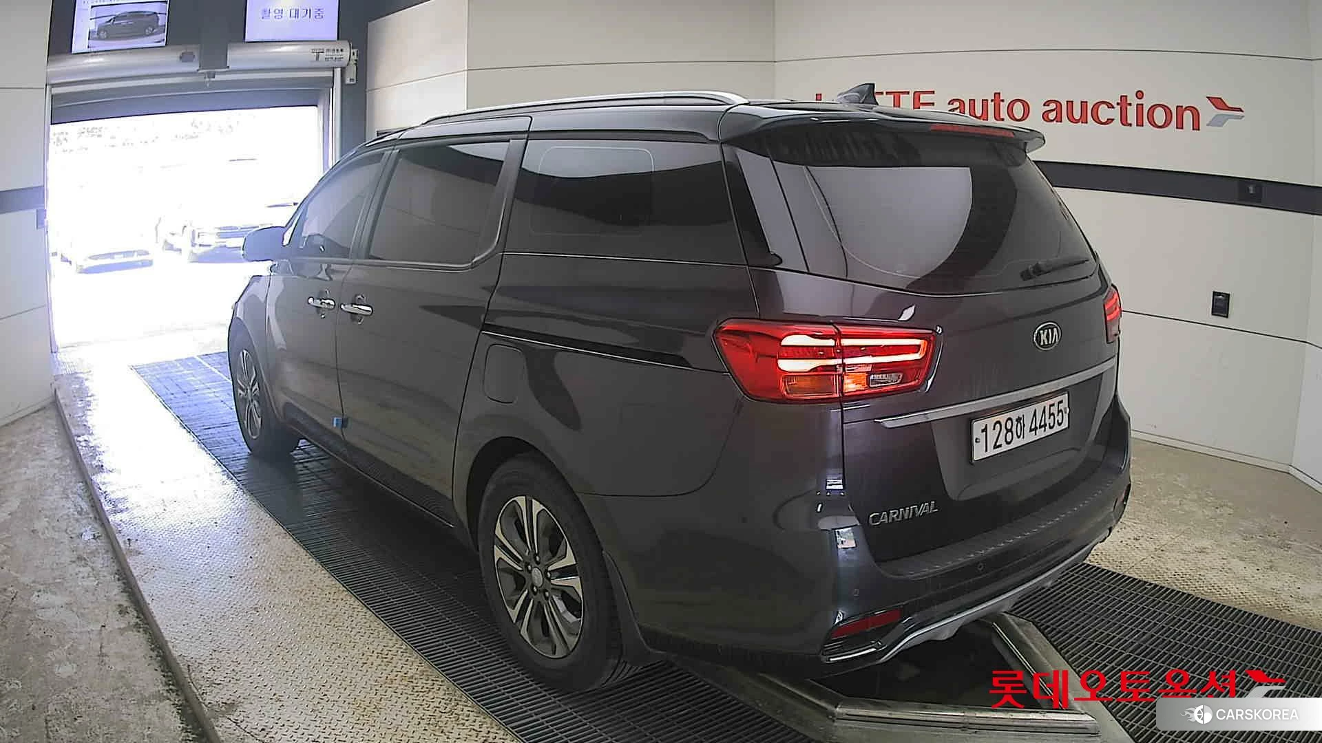 Kia Carnival id 4296909 из Кореи 33