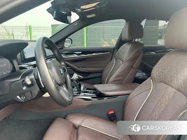 BMW 5 Series (G30) 2023 Серый из Кореи, фото 6