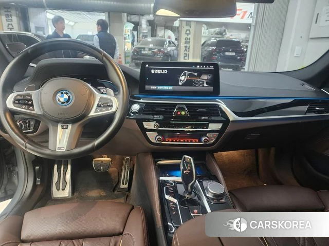 BMW 5 Series (G60) id 4292556 из Кореи 13