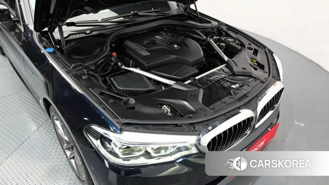 BMW 5 Series (G30) id 4435860 из Кореи 30
