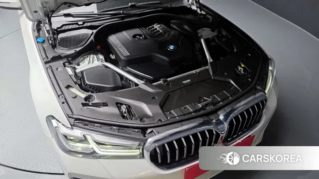 BMW 5 Series (G30) id 3043223 из Кореи 16