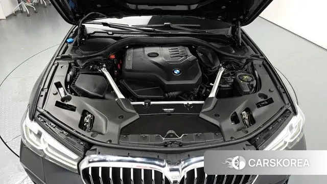 BMW 5 Series (G30) id 3053159 из Кореи 16