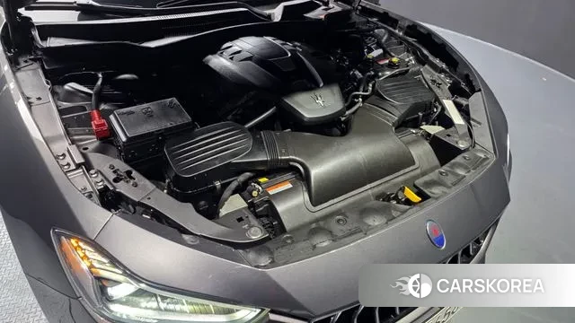 Maserati Ghibli id 3641788 из Кореи 16