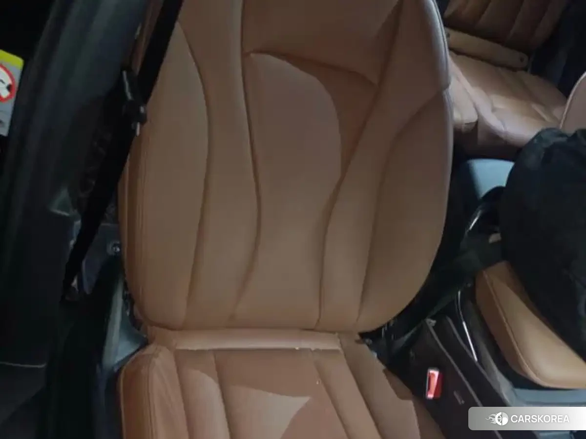 Audi Q7 2023 Черный из Китая, фото 6