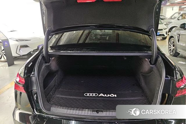 Audi A6L id 4240928 из Китая 13